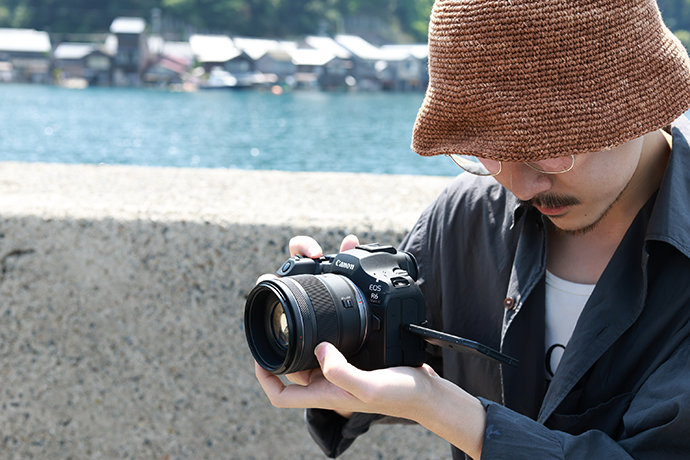 Breakthrough Lensa Aperture Besar dengan Harga Jauh Lebih Terjangkau