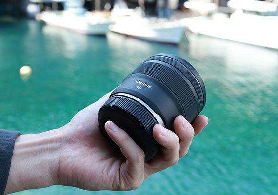 Breakthrough Lensa Aperture Besar dengan Harga Jauh Lebih Terjangkau